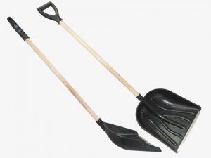 ЛОПАТА снеговая "Зима" 410*460, в сборе, алюминиевая планка, ДЕРЕВЯННЫЙ черенок, V-ручка