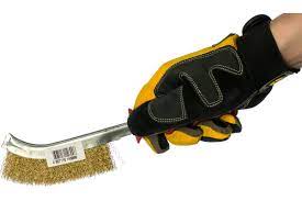 Щетка с пластиковой ручкой омедненная АТАКА