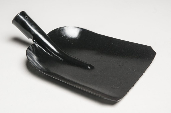 Лопата совковая рельсовая сталь