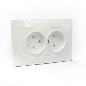 Розетка для скрытой проводки двойная 16А с/з, белая