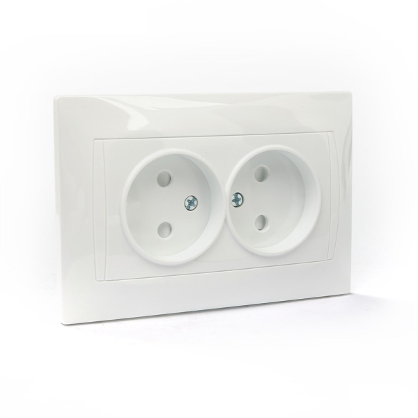 Розетка для скрытой проводки двойная 16А с/з, белая